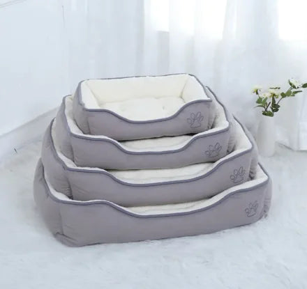 All-Weather Oxford Pet Haven