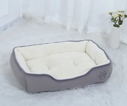 All-Weather Oxford Pet Haven